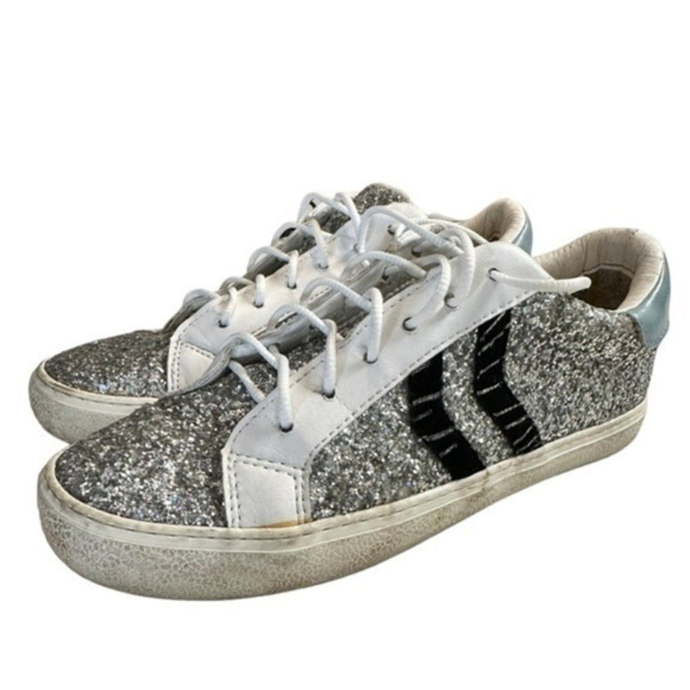 BKS glitter arrow stylish trendy blue heel tab accent tennis shoes